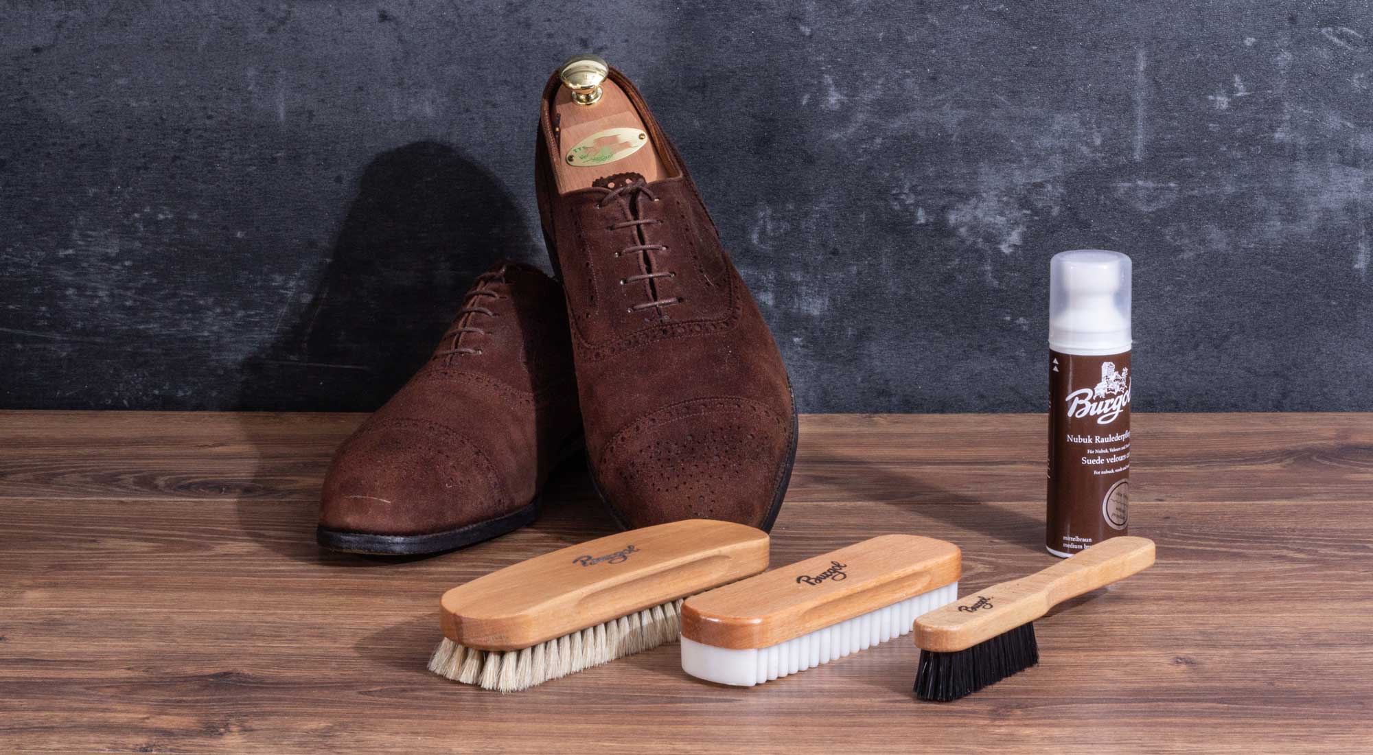 Shoe Brush, Shoe Polish & Sponge All-in-one For Cleaning And Maintenance