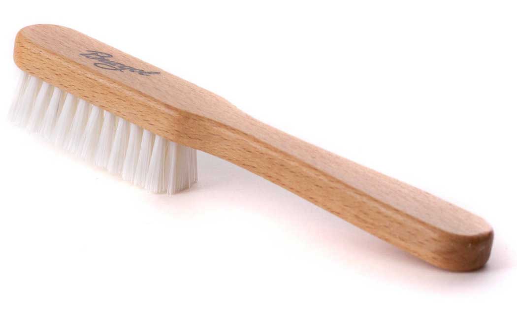 Burgol presents the new Sneaker-Brush 